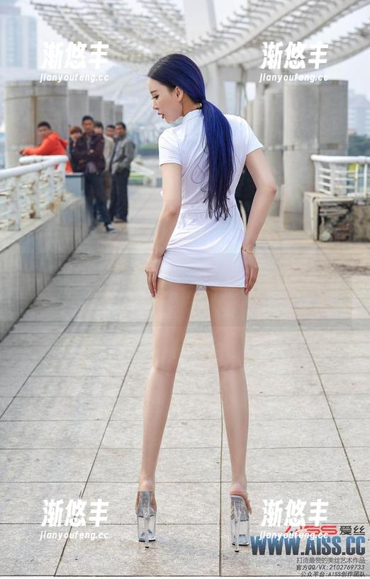 当爱丝说C裤会震动，我却只想看高清的套图，够了。