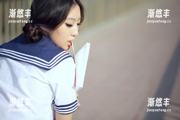 爱丝“XXS高叉无缝”：小巧精致，广大时光的精选集