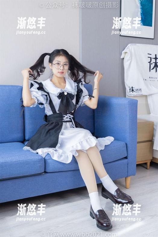 BoBoSocks袜啵啵-小甜豆 BoBoSocks袜啵啵 - 进击的高跟凉鞋,小甜豆在图库资源里也有不一样的风采!
