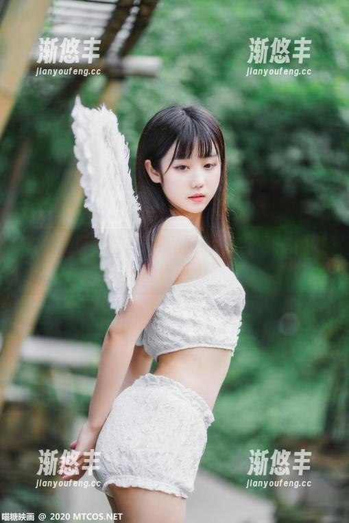 蓝柑夏日，喵糖映画的照片充满了一种微妙的吸引力。