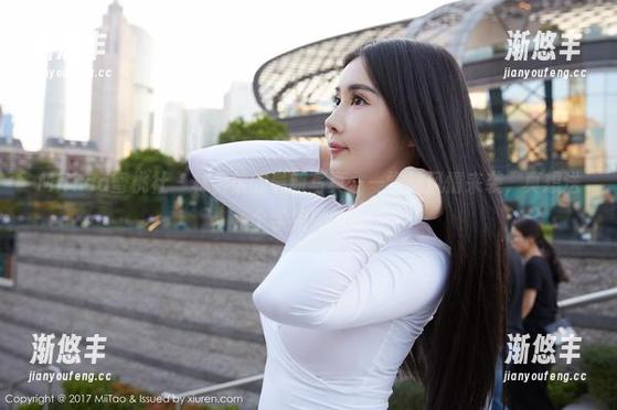 MiiTao蜜桃社-林柔柔 MiiTao蜜桃社 - 林柔柔的最新写真——学妹风情来袭,真想送个学姐牌的心