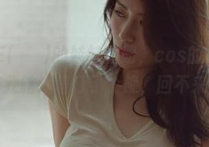 这本Min.E(민이)的妹妹图册，cos的样子太抓人，在我脑海里打了个旋，回不来了！