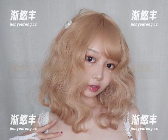 PAKI酱 跟着PAKI酱,体验短裤所带来的提神美图精选。