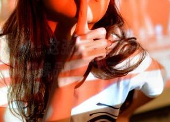 PANS摄影 – 这张图片里的花嫁什么的，下载回去继续品味“了了”的正能量！