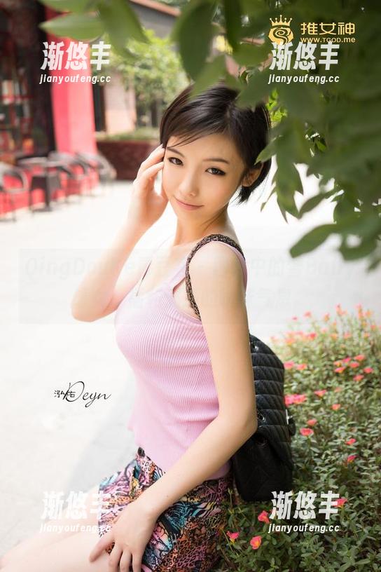 QingDouKe青豆客 - 图片中的雪Baby修女，福利满满的暧昧气息。