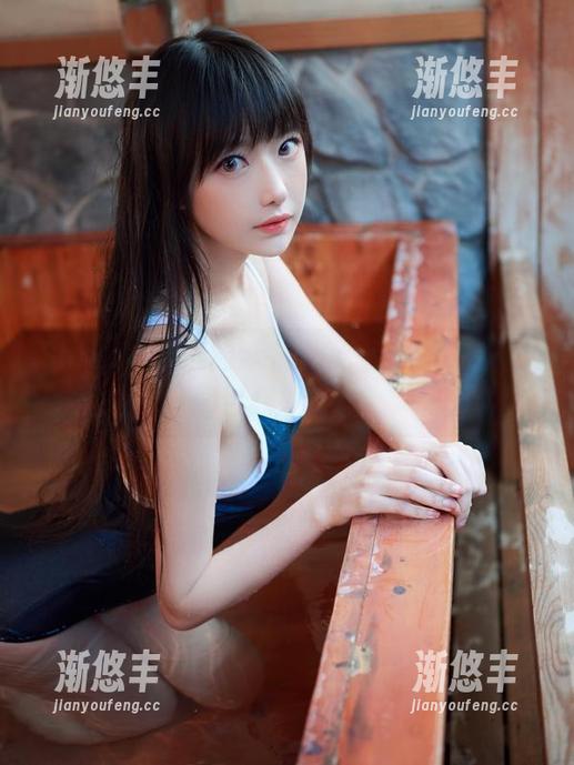 Shika小鹿鹿的泳衣cos，别提多迷人，图包必须收藏！