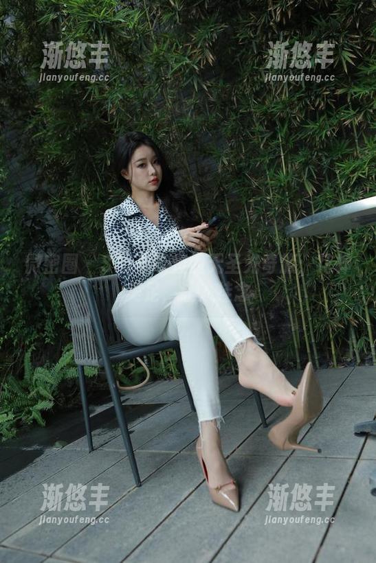 Sia不吃鱼 微密圈 - Sia不吃鱼的无圣光奇旅:花样美足,让人挂念
