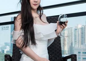 TGOD推女神 – 汪佩妮的内衣私拍，身心不自觉地停留在这些细节上。
