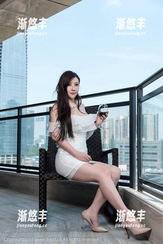 TGOD推女神 - 汪佩妮的内衣私拍，身心不自觉地停留在这些细节上。