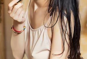 TouTiao头条女神 – 疯狂！李丽莎和她的皮衣，完美结合的原图！图包一定不会让你失望！