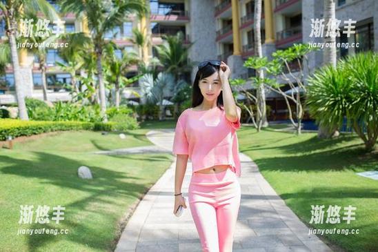 TuiGirl推女郎-李丽莎 TuiGirl推女郎 - 乱入!李丽莎的免费旅拍写真,像是在街头漫步一样任性。