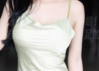 XIAOYU语画界 – 双人写真来啦！李丽莎和她的搭档教你如何在风头不足的照片中闪亮！