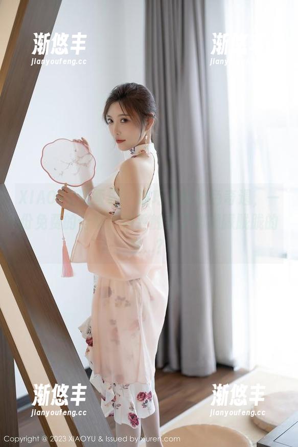 XIAOYU语画界 - 波巧酱的粉色奇遇，一份免费的合集，似乎触到了那朦朦胧胧的梦...？