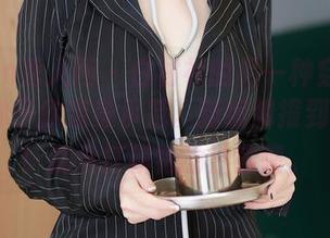 Xiuren秀人网 – 白衬衫的另一种穿法?Betty林子欣亲身示范。新编辑报到,快来!我没打模特的注意噢。