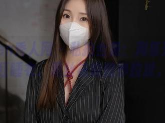 Xiuren秀人网 – 私拍合集：周慕汐与猩红睡衣、黑丝袜的微妙拉扯。