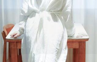 Xiuren秀人网 – 小茉莉jasmine这次的“女王”写真,原图就让人浮想联翩,更新之后更是让人狂撒狗粮。