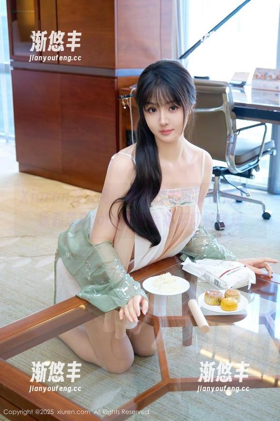 Xiuren秀人网-徐莉芝Booty Xiuren秀人网 - 职业装也可以很有趣,徐莉芝Booty美图合集来打破常规