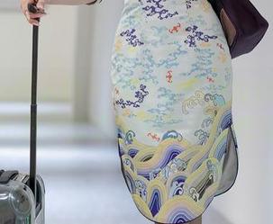 Xiuren秀人网 – 别以为职业装就很无聊！是小逗逗图包里有新把戏