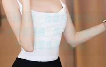 Xiuren秀人网 – 高跟鞋里的杜viki，果然每一步都是挑战，图片传递的不只是样子，资源也很有意思。
