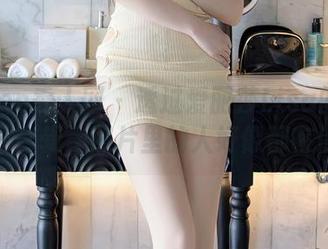 Xiuren秀人网 – 透过爱丽莎Lisa的眼睛看夏日合辑,照片里的人好像都在低语。