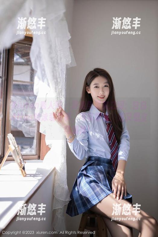 Xiuren秀人网 - 游走与现实之间：白白Alina的泳装写真，可以游泳，但又想立马溜掉！