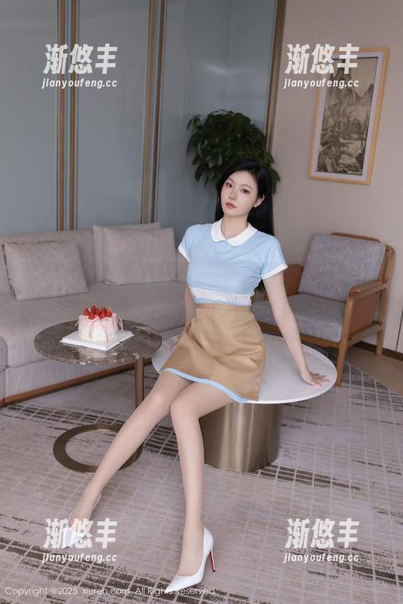 Xiuren秀人网 - 这次是软软子的皮衣合集，满满的“风格”不仅限于外套哦！