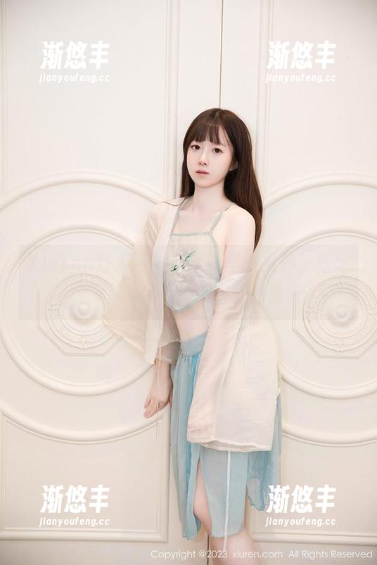 Xiuren秀人网-陈念灵Vickyao Xiuren秀人网 - 游泳圈里的女神,陈念灵Vickyao的泳衣原图赏析