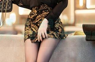 Xiuren秀人网 – 在鱼子酱fish的泳池写真里翻滚，我对水的态度都被刷新了。