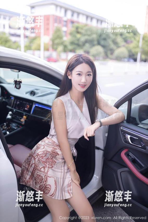 Xiuren秀人网 - 日常里的龙泽美曦，好想下载到手机里慢慢看，图片超有趣！