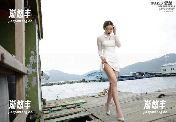 aiss - 若兮vs丝袜：原图下的双腿与图包里的情绪碰撞