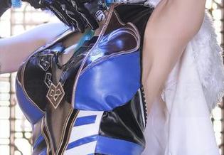 aqua水淼化身神里绫华，噢天呐，这照片让我突然变成了‘迷弟’！