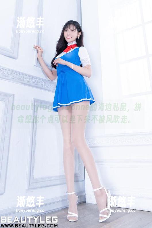 beautyleg-Yvonne beautyleg - Yvonne的海边私房,拼命想找个点可以坐下来不被风吹走。
