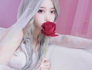 eloise软软最新的美腿资源，真是蹭得我都想分享给朋友们。