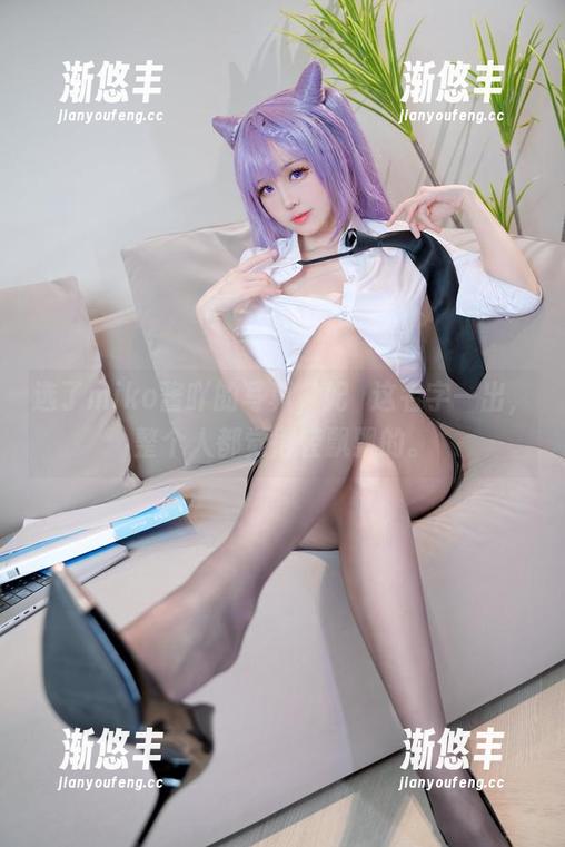 miko酱吖 选了miko酱吖的写真,妃咲这名字一出,整个人都觉得轻飘飘的。