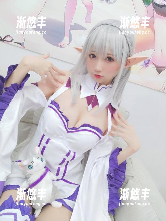 nagisa魔物喵 你见过nagisa魔物喵的可爱装扮吗?图包里有种让人想捏一捏的冲动。