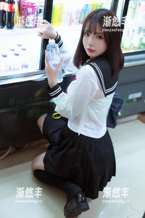 yuuhui玉汇 被yuuhui玉汇的ErophoneRe真子吸引了,和服抹油,得给网盘再放点惊喜!