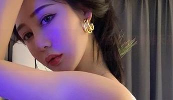 微密圈 – 下载完不爱笑的赛琳全集，直接撞向御姐天花板，不可避免地会需要新眼镜。