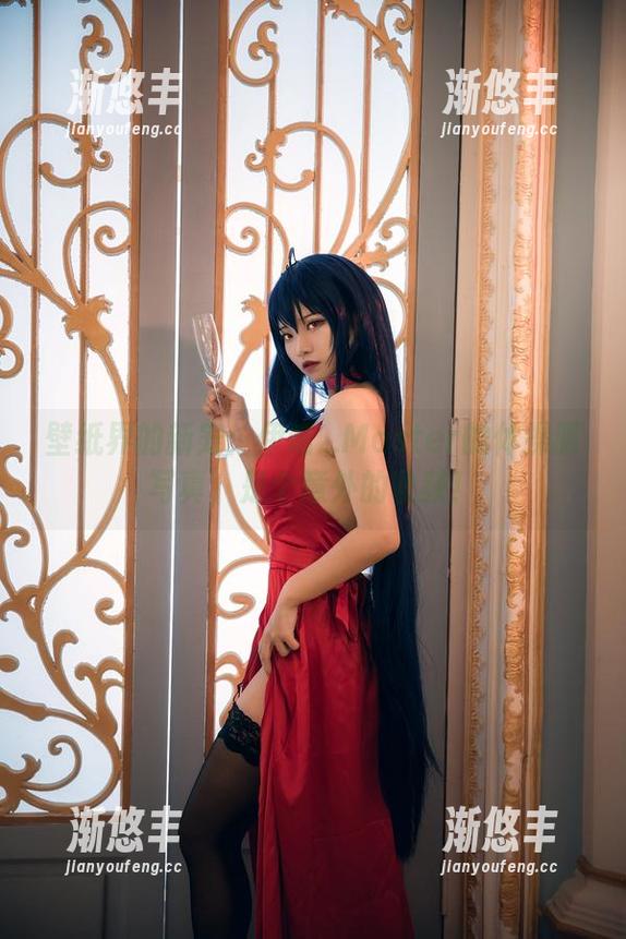 壁纸界的新宠：伊喵_Master的体操服写真，是个意外的收获！