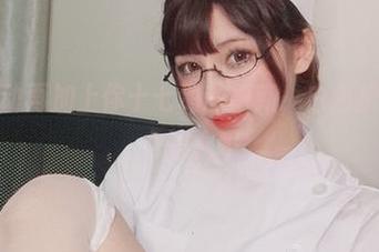 原图的灵动再加上你十七鸽的更新，白色护士还是那么迷人呢