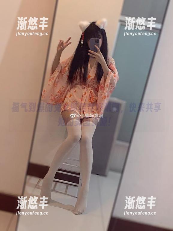 福气到爆的兔女郎佳佳好难啊，快来共享她的美图资源！