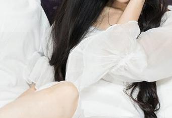 克拉女神 – YOYO的全套写真,天使貌似也要和随便起床的我比拼一把!