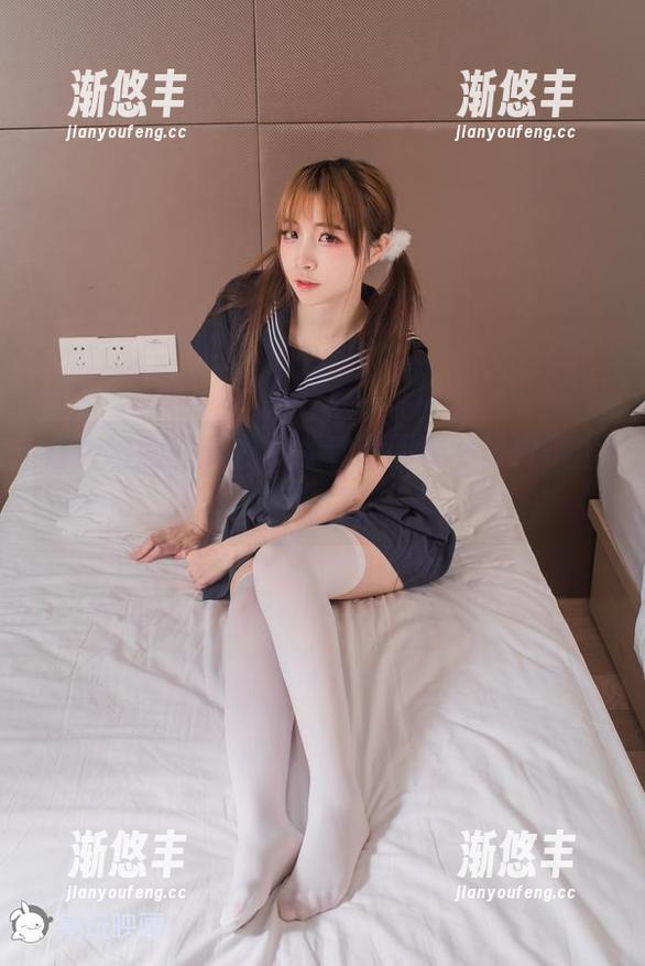 白贞制服的美图，兔玩映画果然懂得玩出新花样！