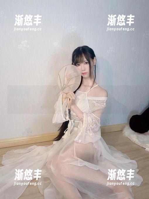 微密圈 - 十万口草莓粥粥精选套图：观海，也是在看自己…呃