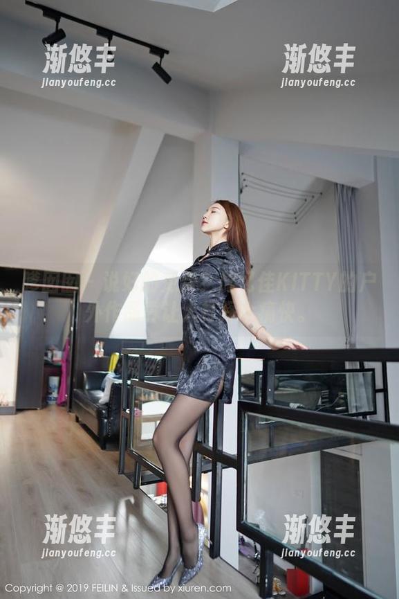 嗲囡囡-施忆佳KITTY 嗲囡囡 - 说好的免费?施忆佳KITTY的户外作品真让人打探个痛快。