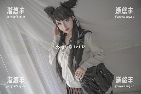 每个图库都该有个塔塔_Lo1iTa，她的镂空作品让人流连忘返