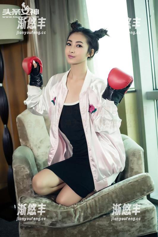 头条女神-杨漫妮baby 头条女神 - 静谧奶牛乡,杨漫妮baby图片合集,牛气冲天你猜她在想什么?