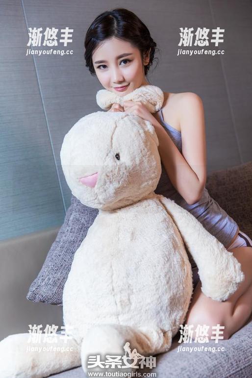头条女神-瑞宝儿 头条女神 - 这图库里藏着瑞宝儿的美腿,高清看得让人想象