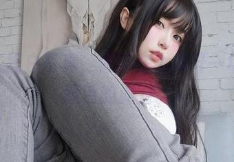 女主K黑白写真，像是在为我开一场没有颜色的派对。