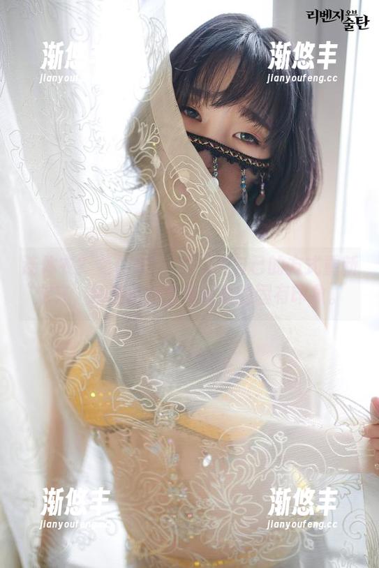 连体衣？姜仁卿(강인경)用自己的方式重新定义，精选图片去掉观众的固有印象。