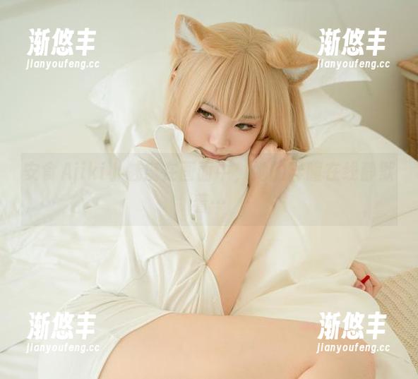 安食Ajiki小魅魔在画面中，她的异瞳在线静默着…